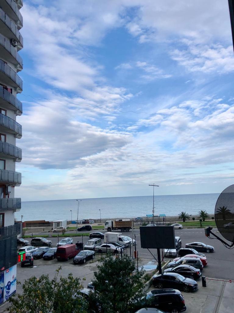 Horizon Batumi Aparthotel Exterior photo